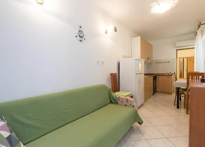 Apartments Darko Near The Sea